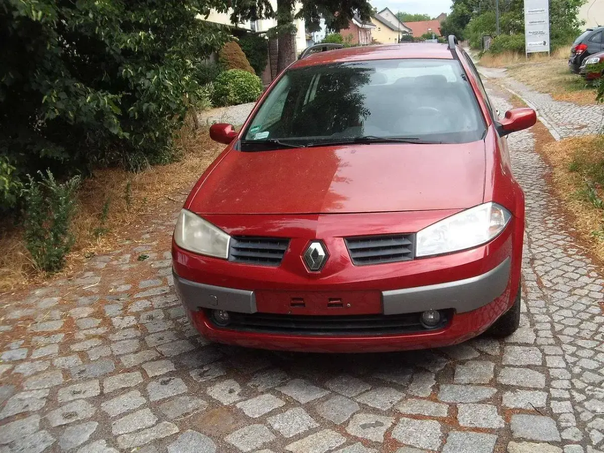 Gebraucht Renault Mégane GrandTour Dynamique 113 PS (83 kW) 2004 Feuerrot Kombi