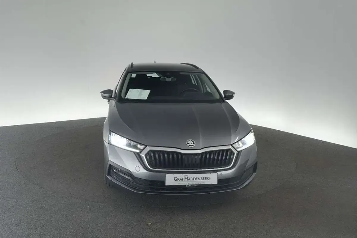 Gebraucht Skoda Octavia Ambition 204 PS (150 kW) 2022 Grau Kombi