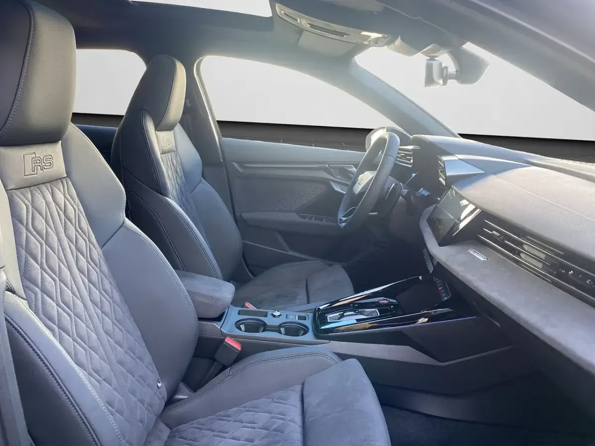 Gebraucht Audi RS3 Sportback Advanced 400 PS (294 kW) 2026 Daytonagrau perleffekt (metallic) Kleinwagen