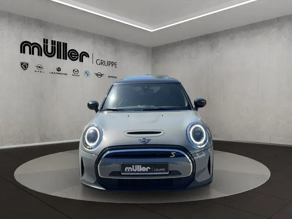 Gebraucht Mini Cooper SE Hatch 135 kW (184 PS) 2022 Moonwalk grey Kleinwagen