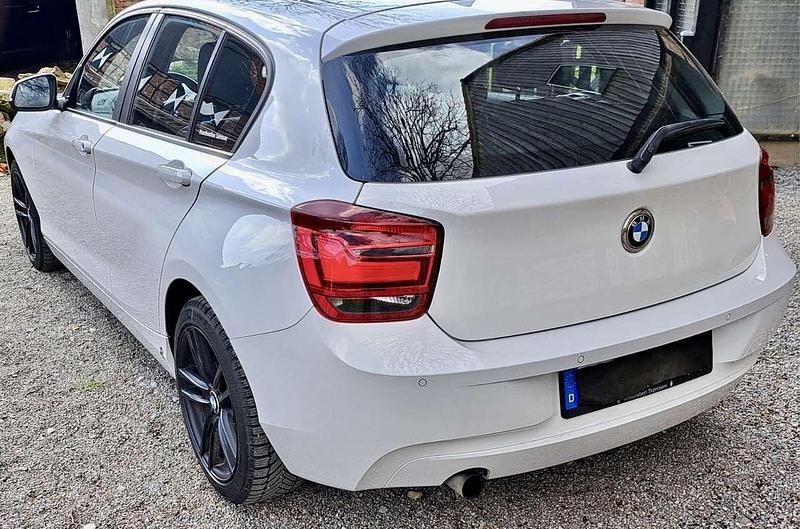 Gebraucht BMW 118 170 PS (125 kW) 2015 Schwarz Kleinwagen