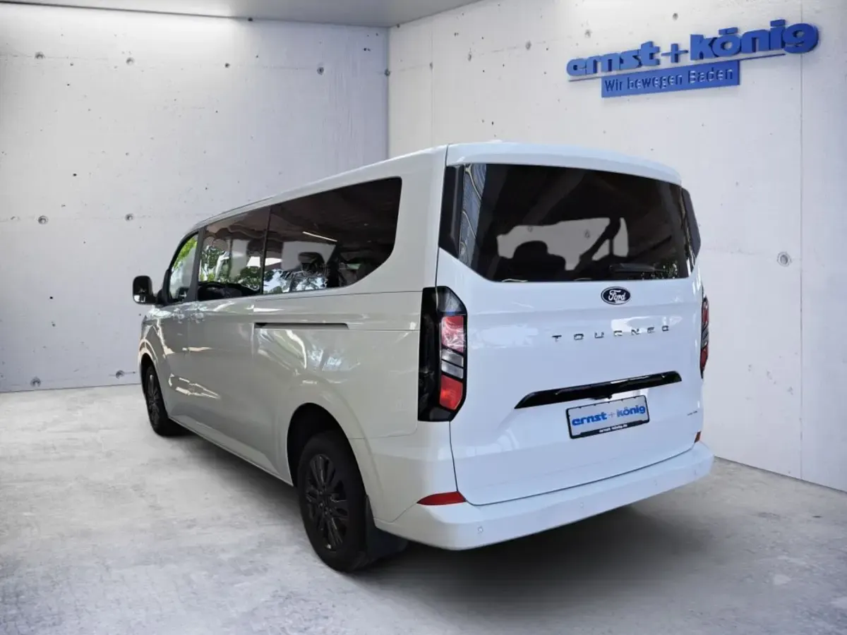 Gebraucht Ford Tourneo Custom Titanium 170 PS (125 kW) 2024 Van