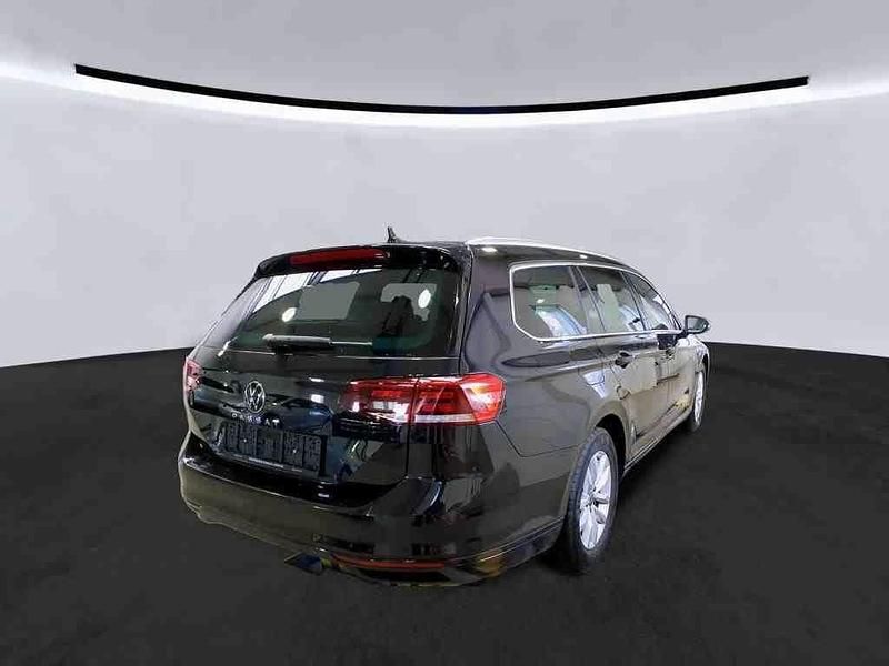 Gebraucht VW Passat Business 150 PS (110 kW) 2023 Deep black Kombi