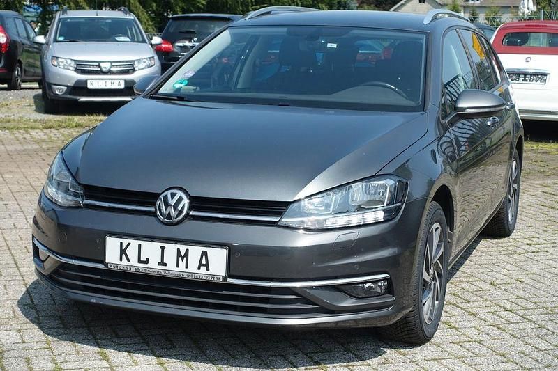 Grau Gebraucht 2018 VW Golf VII Sound Kombi | 12.690 € (Fairer Preis) - Bild 1/4