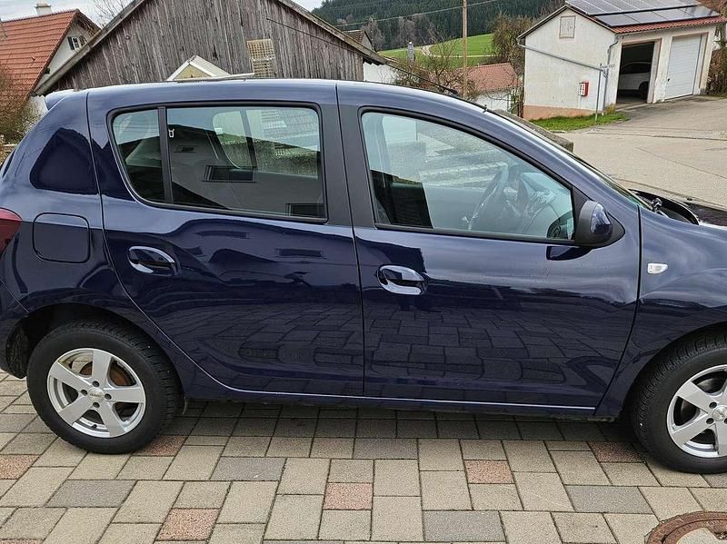 Gebraucht Dacia Sandero 90 PS (66 kW) 2018 Blau Kleinwagen