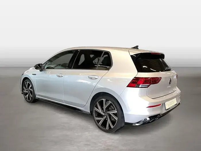 Gebraucht VW Golf VIII R-line 150 PS (110 kW) 2024 Reflexsilber Limousine