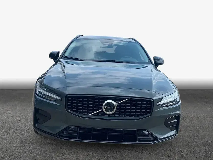 Gebraucht Volvo V60 Plus 197 PS (144 kW) 2025 Forest lake metallic Kombi