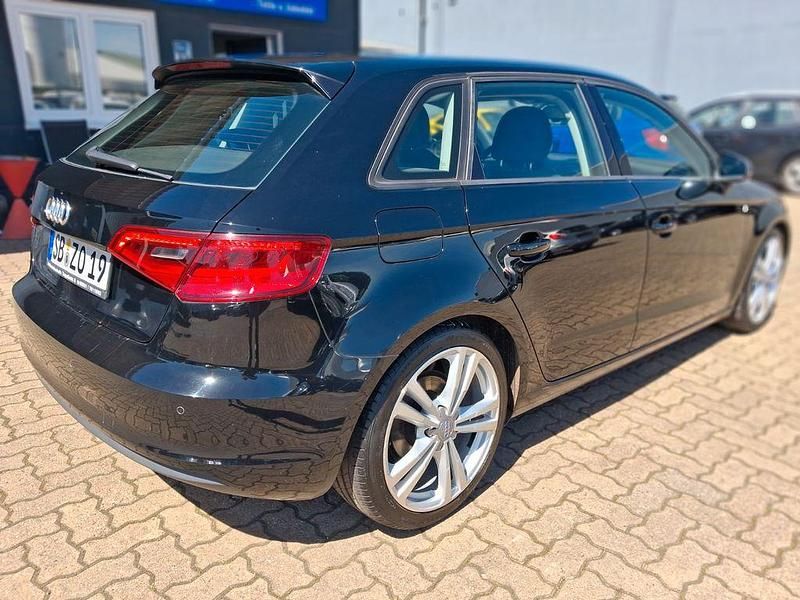 Second-hand Audi A3 Ambition 150 CP (110 kW) 2014 Negru Berlinǎ