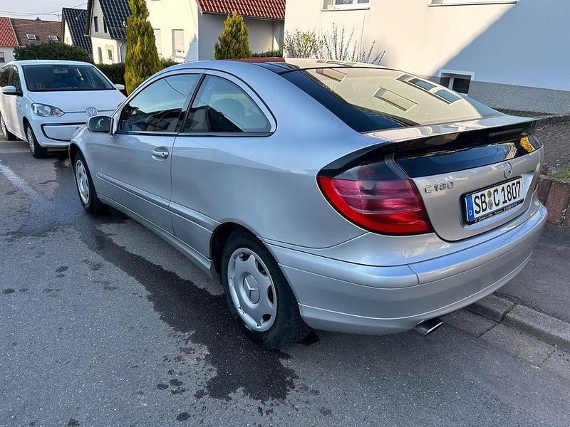 Gebraucht Mercedes C180 129 PS (94 kW) 2001 Silber Coupé