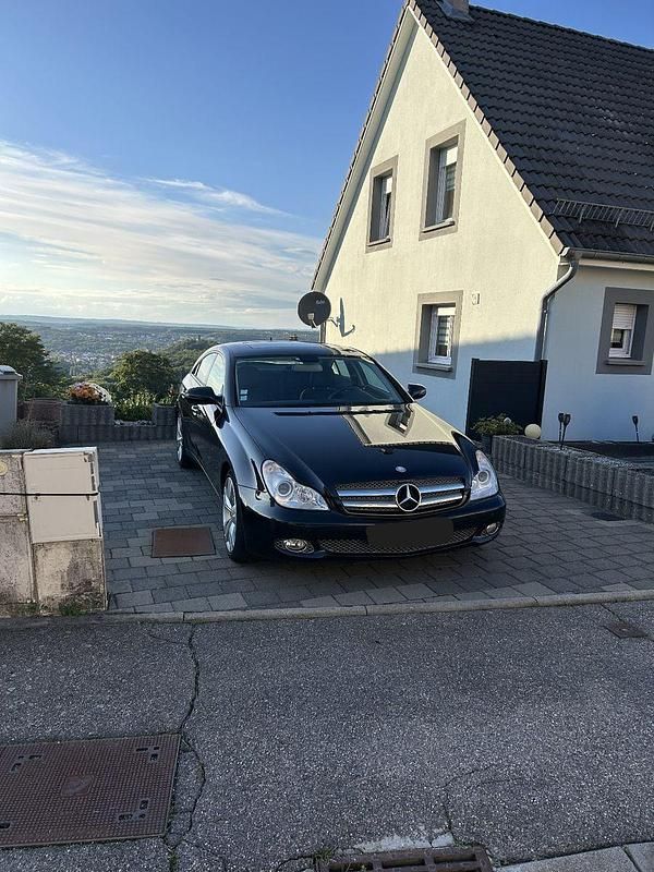 Schwarz Gebraucht 2010 Mercedes CLS350 Coupé | 13.900 € (Etwas zu teuer) - Bild 1/4