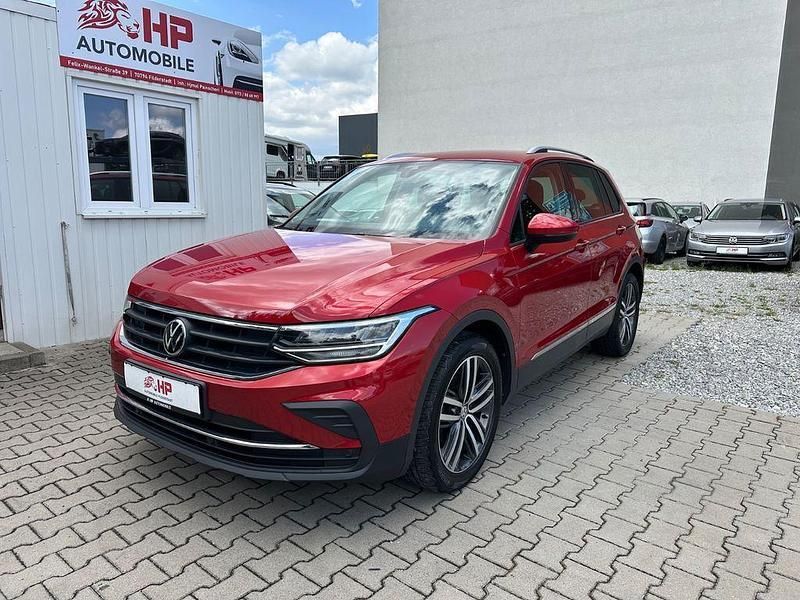 Rot Gebraucht 2021 VW Tiguan Active SUV | 23.999 € (Guter Preis) - Bild 1/4