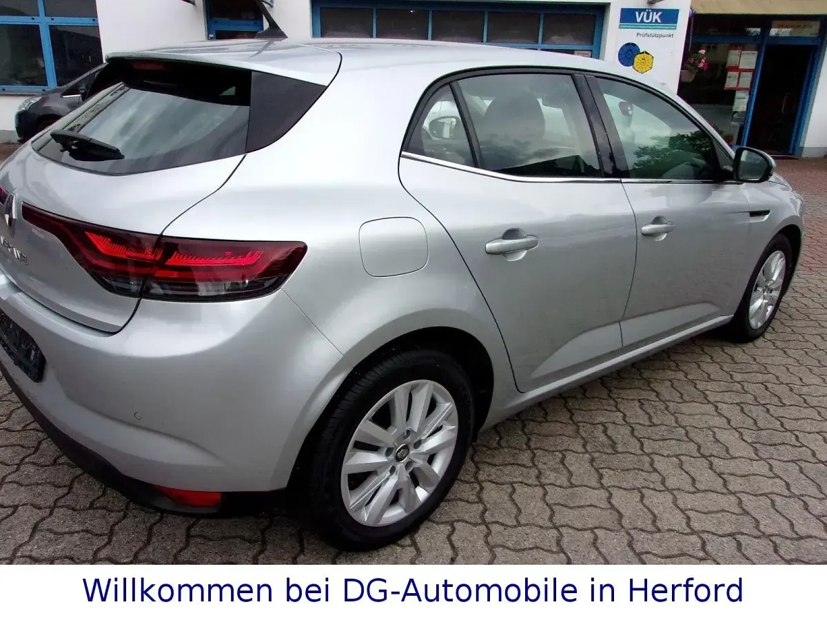 Gebraucht Renault Mégane II Business 116 PS (85 kW) 2021 Grau Limousine