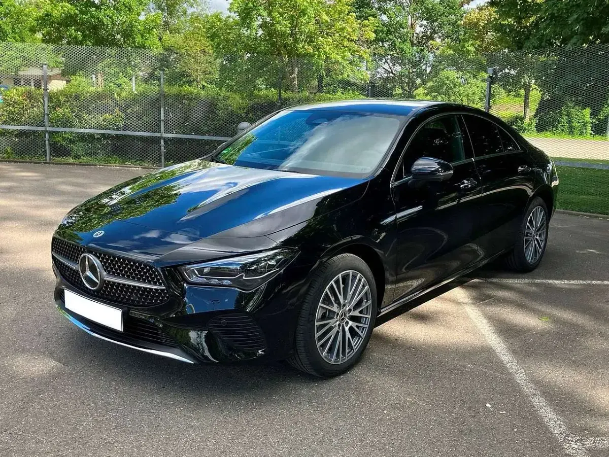 Gebraucht Mercedes CLA250e 218 PS (160 kW) 2024 Schwarz Coupé