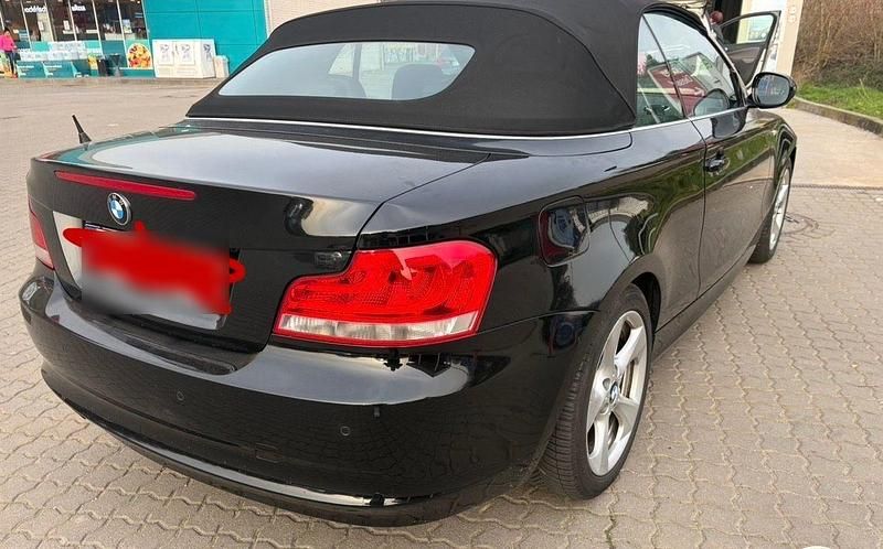 Gebraucht BMW 120 Cabriolet 170 PS (125 kW) 2011 Schwarz Cabrio