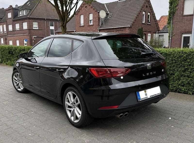 Second-hand Seat Leon FR 150 CP (110 kW) 2019 Negru Berlinǎ