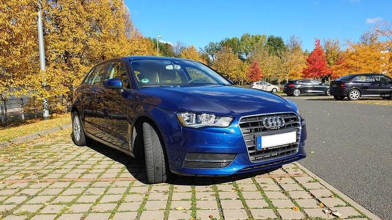Gebraucht Audi A3 110 PS (80 kW) 2014 Blau Limousine