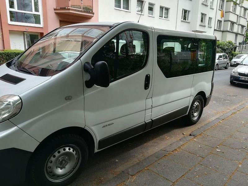 Gebraucht Renault Trafic 145 PS (106 kW) 2010 Weiß Van / Kleinbus
