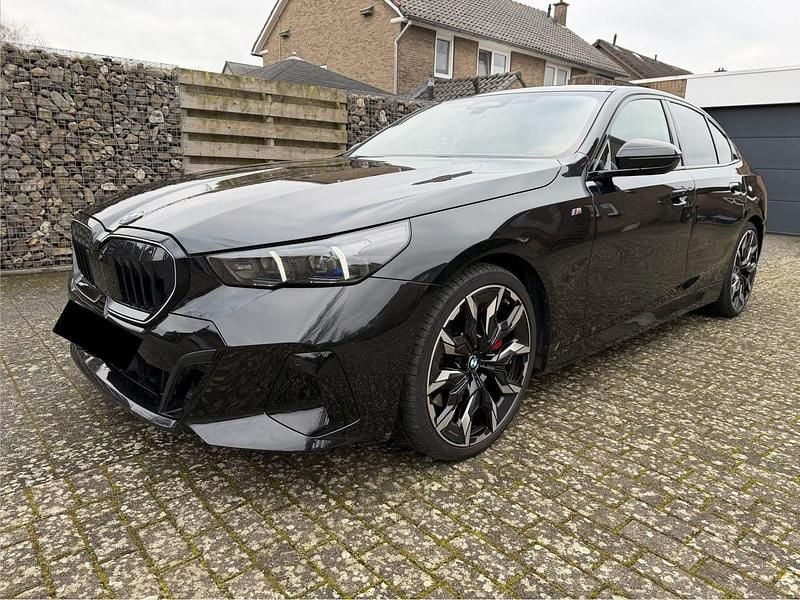 Schwarz Gebraucht 2025 BMW 540 M Sport Limousine | 55.000 € (Superpreis) - Bild 1/4