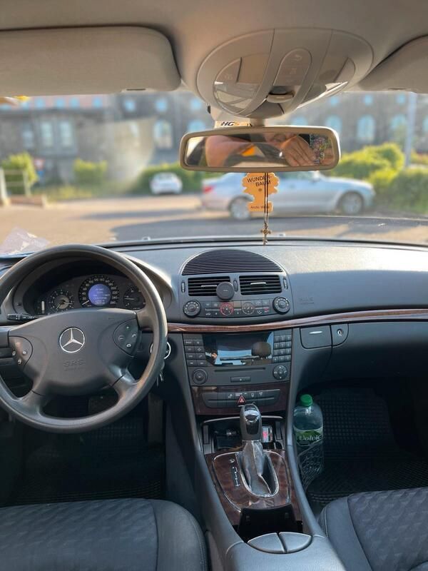 Silber Gebraucht 2003 Mercedes 220 Limousine | 4.999 € (Guter Preis) - Bild 1/4