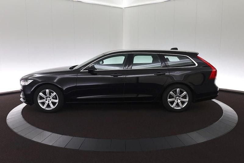 Gebraucht Volvo V90 Momentum 150 PS (110 kW) 2017 Schwarz Kombi