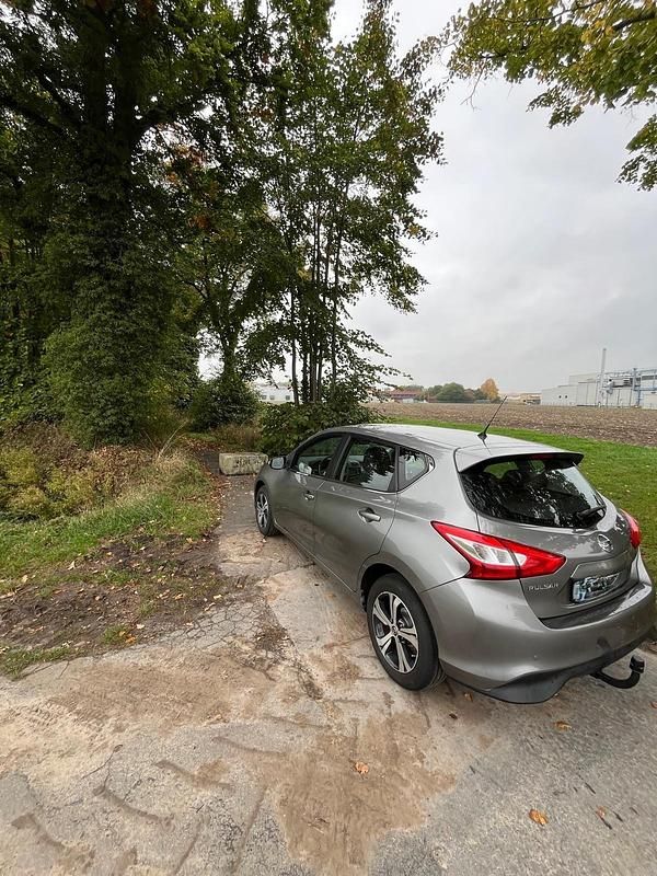 Grau Gebraucht 2015 Nissan Pulsar Acenta Kleinwagen | 9.000 € (Etwas zu teuer) - Bild 1/4
