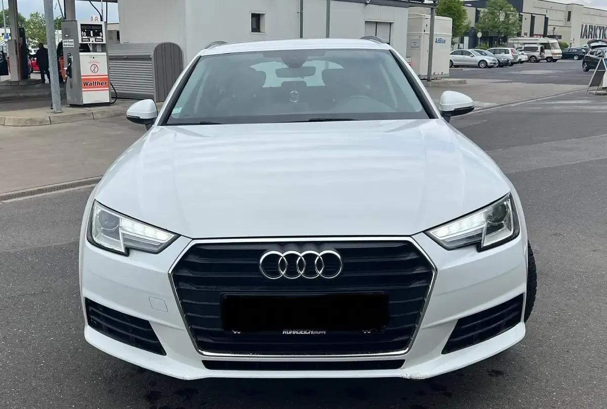 Gebraucht Audi A4 150 PS (110 kW) 2017 Weiß Kombi