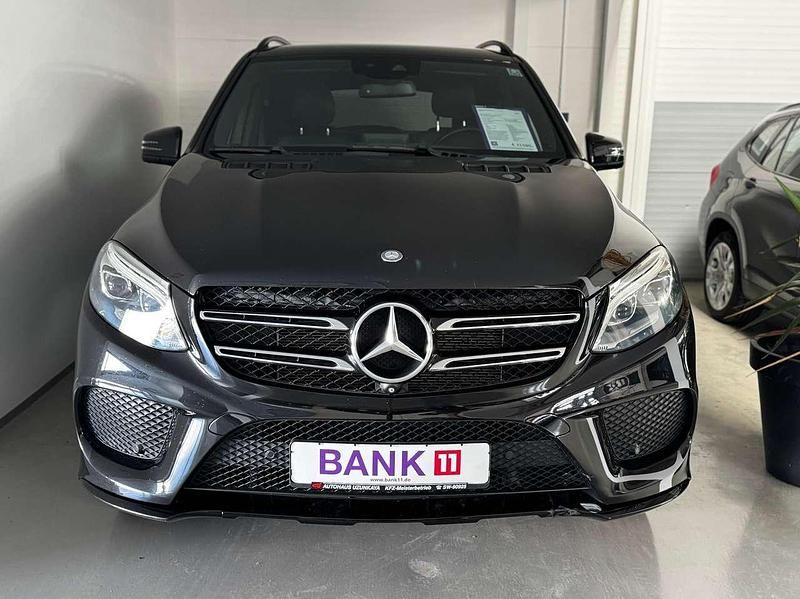Gebraucht Mercedes GLE400 333 PS (244 kW) 2016 Obsidianschwarz SUV