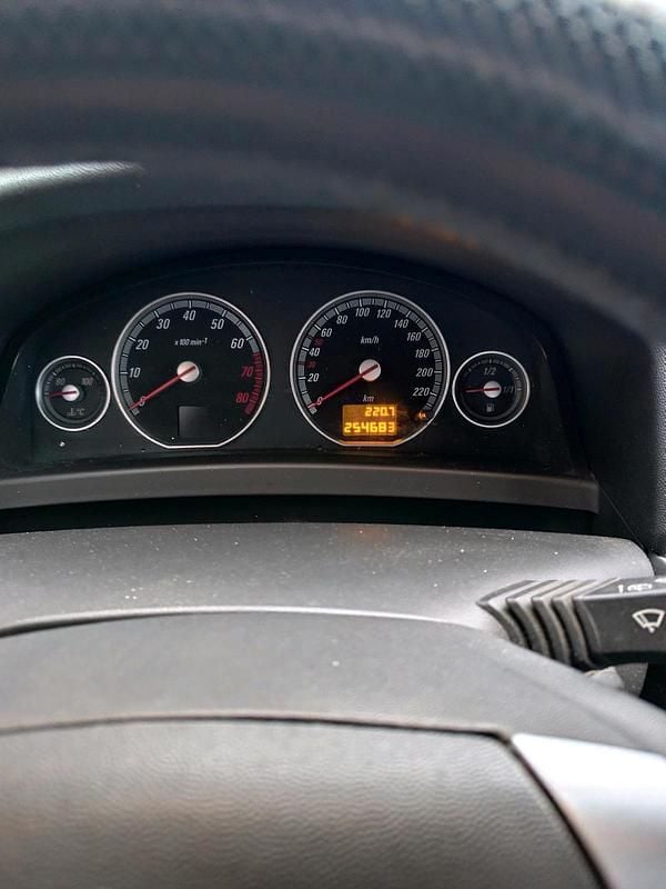 Silber Gebraucht 2002 Opel Vectra GTS Limousine | 800 € (Teuer) - Bild 1/4