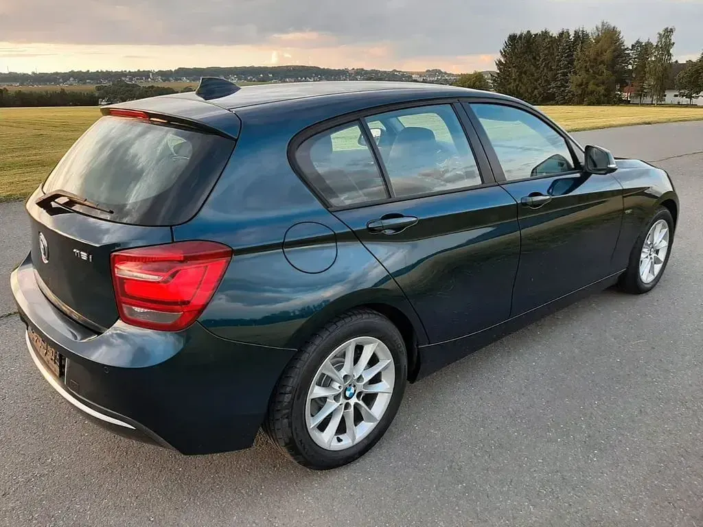 Gebraucht BMW 118 170 PS (125 kW) 2012 Midnight blue ii (metallic) Kleinwagen