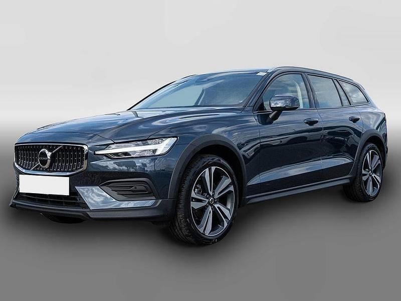 Gebraucht Volvo V60 CC Plus 197 PS (144 kW) 2024 Blau Kombi