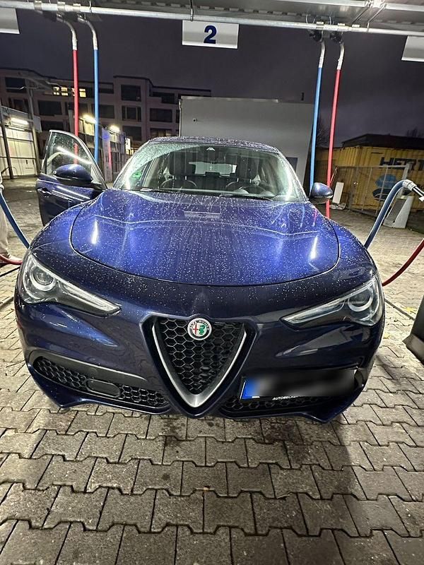 Blau Gebraucht 2019 Alfa Romeo Stelvio Super SUV | 21.500 € (Guter Preis) - Bild 1/4