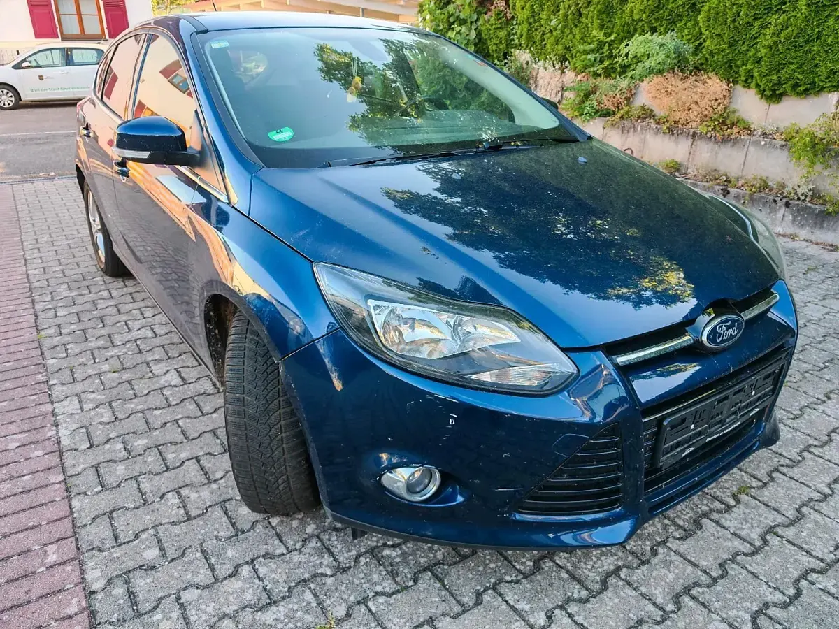 Gebraucht Ford Focus 182 PS (133 kW) 2012 Blau Limousine