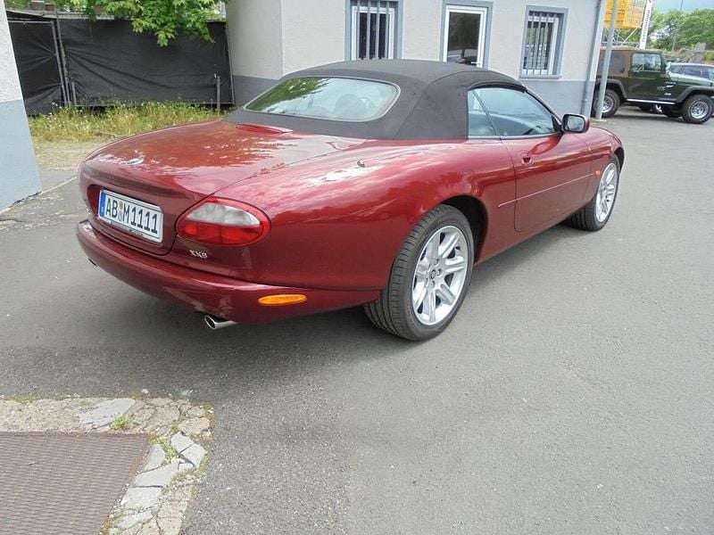 Używany Jaguar XK8 284 KM (208 kW) 1998 Czerwony Kabriolet