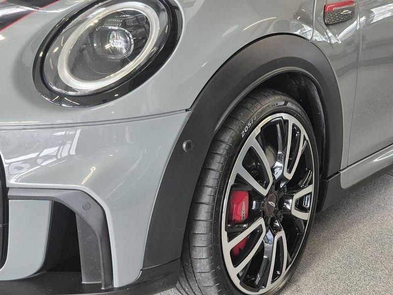 Gebraucht Mini John Cooper Works 231 PS (169 kW) 2022 Moonwalk grey metallic Kleinwagen
