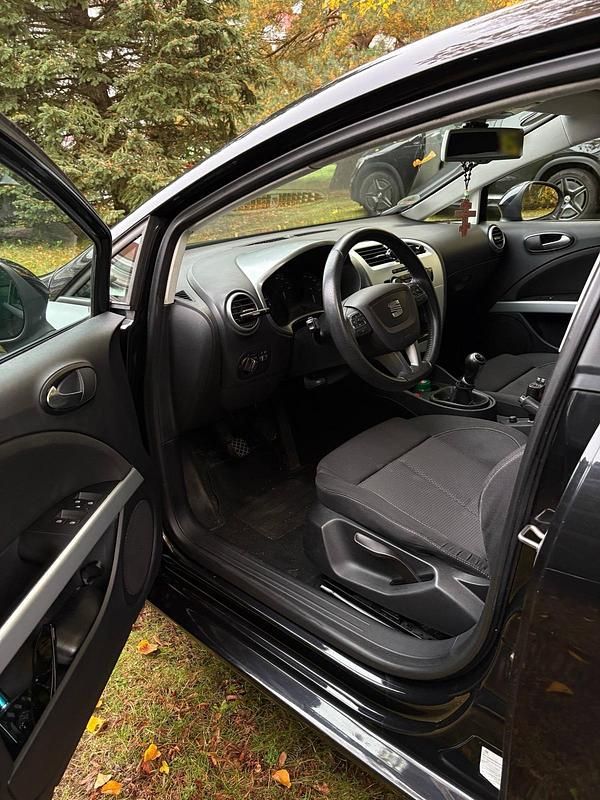 Second-hand Seat Leon 125 CP (91 kW) 2009 Negru Hatchback