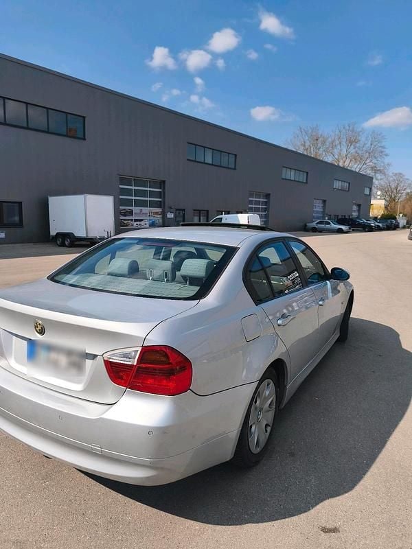 Gebraucht BMW 318 129 PS (94 kW) 2006 Silber Limousine