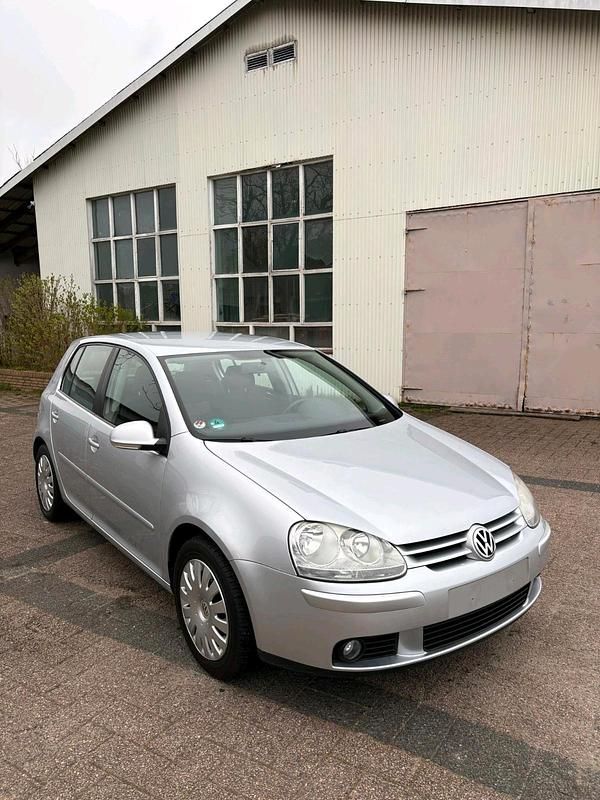 Gebraucht VW Golf V 102 PS (75 kW) 2007 Silber Limousine