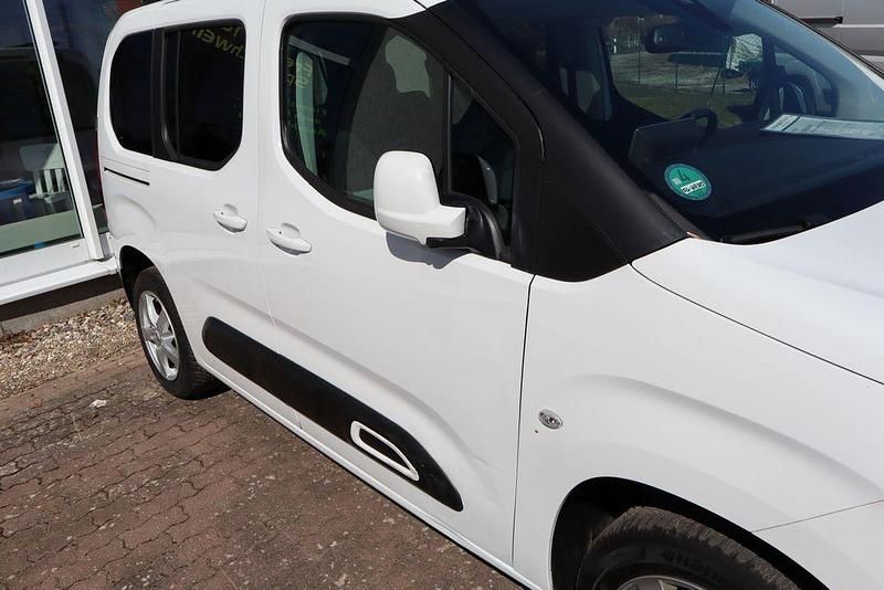 Gebraucht Citroën Berlingo Shine 131 PS (96 kW) 2018 Weiß Van / Kleinbus
