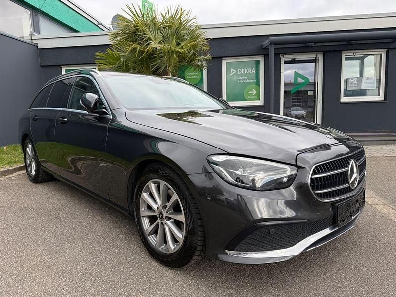 Gebraucht Mercedes E200 Avantgarde 160 PS (117 kW) 2021 Grau Limousine