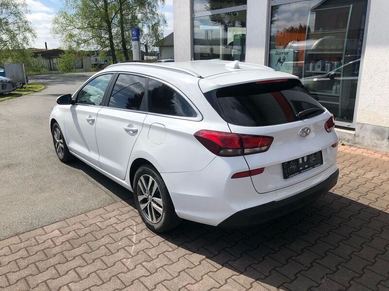 Gebraucht Hyundai i30 140 PS (102 kW) 2019 Weiß Kombi