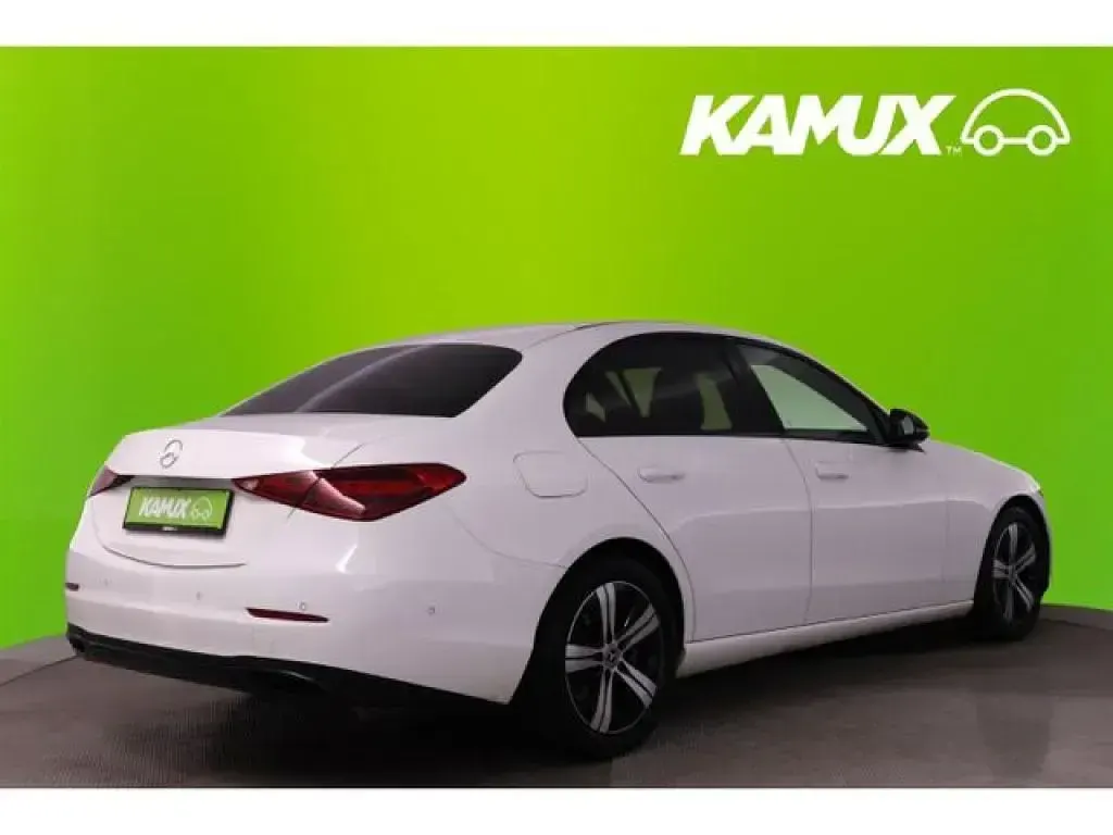 Gebraucht Mercedes 200 Avantgarde 184 PS (135 kW) 2023 Polarweiss Limousine