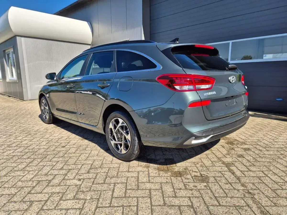 Neu Hyundai i30 Trend 150 PS (110 kW) 2026 Cypress green Kombi