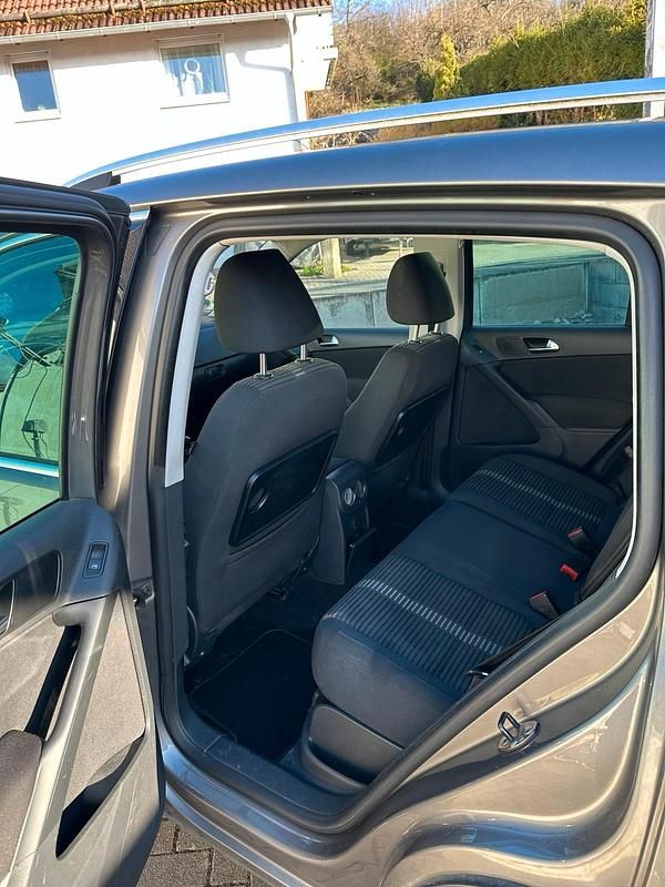 Gebraucht VW Tiguan 170 PS (125 kW) 2010 Grau SUV