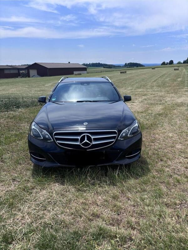 Schwarz Gebraucht 2013 Mercedes E220 Kombi | 18.500 € (Teuer) - Bild 1/4