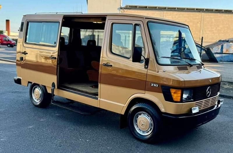 Braun Gebraucht 1986 Mercedes T1 Business Van | 35.900 € - Bild 1/4