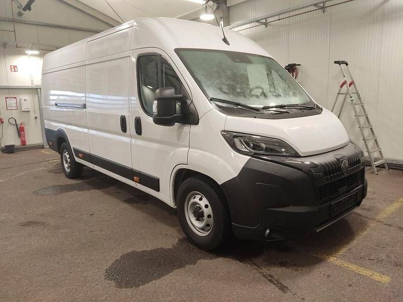 Gebraucht Peugeot Boxer 179 PS (131 kW) 2024 Weiß Van