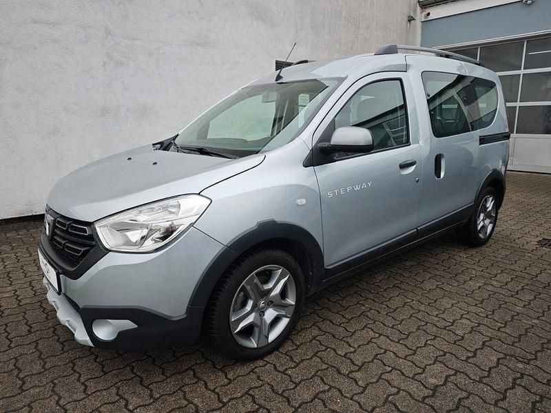 Silber Gebraucht 2020 Dacia Dokker Stepway Van | 11.990 € (Guter Preis) - Bild 1/4