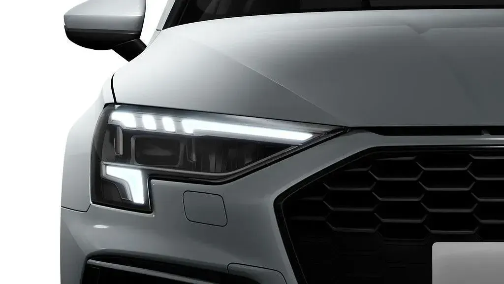 Gebraucht Audi A3 S-Line 150 PS (110 kW) 2024 Gletscherweiß metallic Limousine