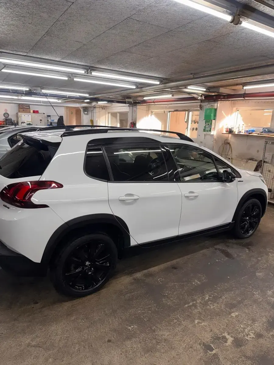 Gebraucht Peugeot 2008 GT-line 110 PS (80 kW) 2017 Weiß SUV