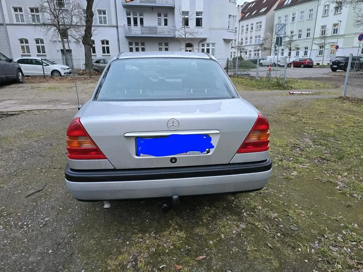 Brugt Mercedes C200 75 HK (55 kW) 1994 Sølv Sedan